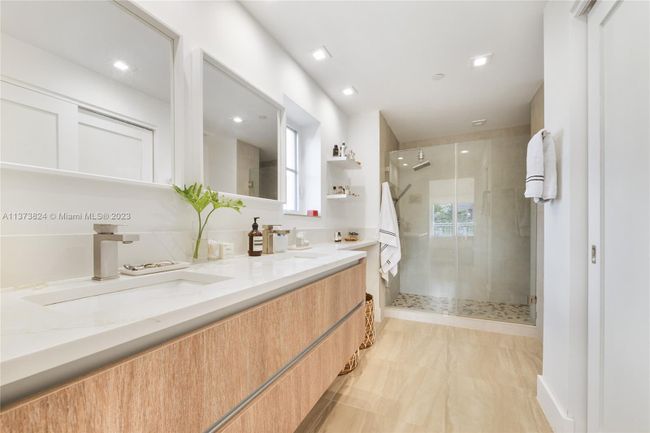 APT-3B - 120 Salamanca Ave, Condo with 2 bedrooms, 3 bathrooms and null parking in Coral Gables FL | Image 11