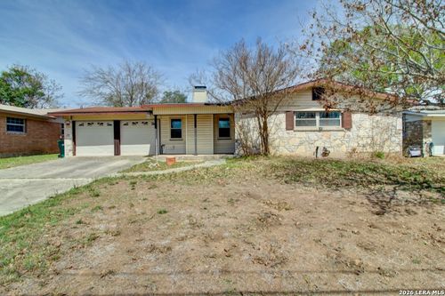 121 Young Ave, Universal City, TX, 78148-4528 | Card Image