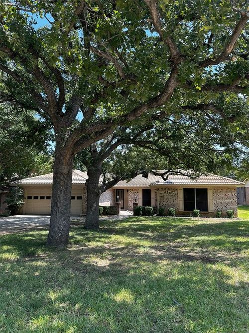 4221 E Pleasant Forest Street, Arlington, TX, 76015 | Card Image