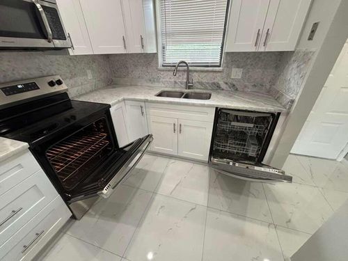 201-21913 Lake Forest Cir, Boca Raton, FL, 33433-3332 | Card Image