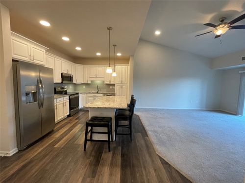 313-9001 Windsor Pkwy, Johnston, IA, 50131-2546 | Card Image