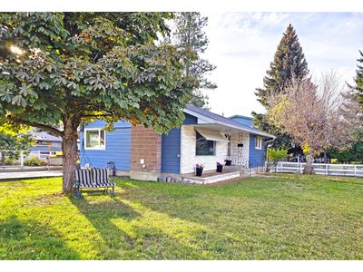 700 12th Ave S, House other with 3 bedrooms, 2 bathrooms and 3 parking in Cranbrook BC | Image 1