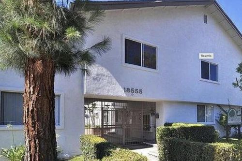 c8-18555 Collins St, Tarzana, CA, 91356 | Card Image