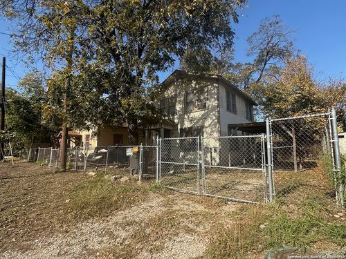 1221 Center St, San Antonio, TX, 78202-3014 | Card Image