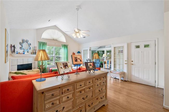 4512 Orchard Trce, Condo with 3 bedrooms, 2 bathrooms and null parking in Roswell GA | Image 7