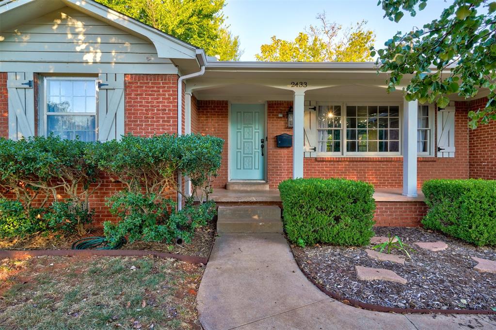 Gladstone Ter, The Village, OK 73120
