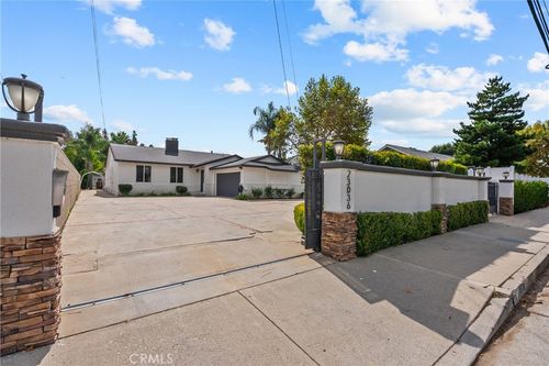 23036 Burbank Blvd, Woodland Hills, CA, 91367-4205 | Card Image