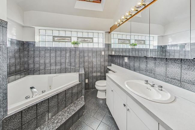 4238 N New England Ave, House other with 5 bedrooms, 3 bathrooms and 2 parking in Harwood Heights IL | Image 21