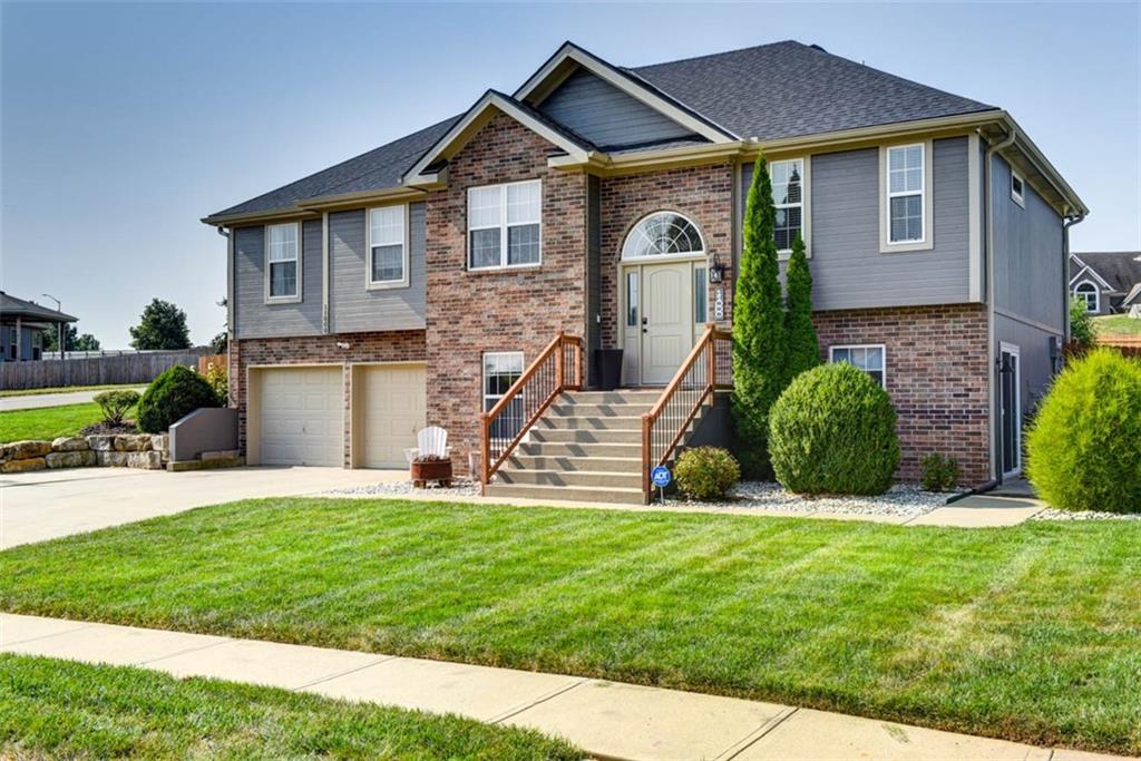 Laurel Ave, Kansas City, MO 64157