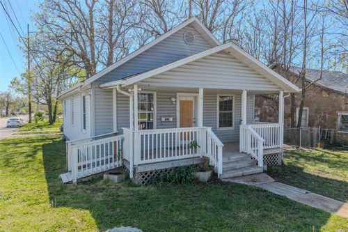 211 Van Buren St, Lebanon, MO, 65536-2966 | Card Image