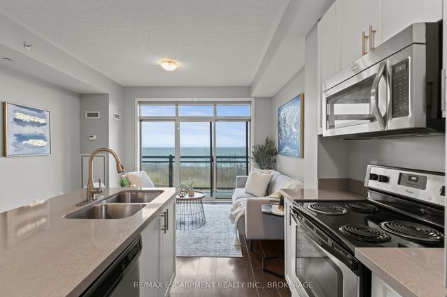 230 - 35 Southshore Cres, Condo with 1 bedrooms, 1 bathrooms and 1 parking in Stoney Creek ON | Image 6