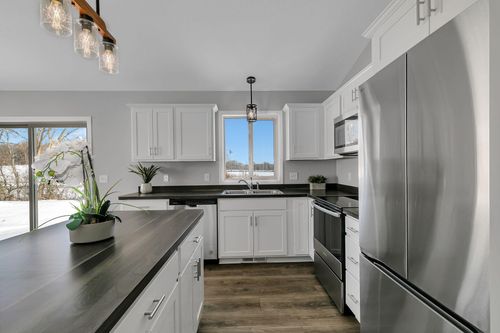 31144 Terra Vista Ln, Rockville, MN, 56301-7406 | Card Image