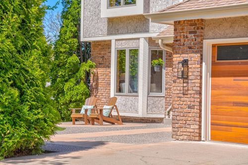 1501 Royal Ln, Arden Hills, MN, 55112-3910 | Card Image