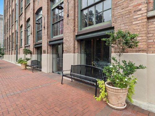 apt-205-1107 S Peters St, New Orleans, LA, 70130-1749 | Card Image