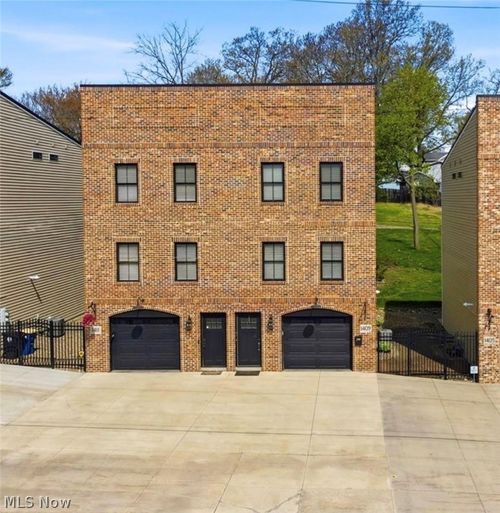 1411 Bridge St, Ashtabula, OH, 44004-3215 | Card Image