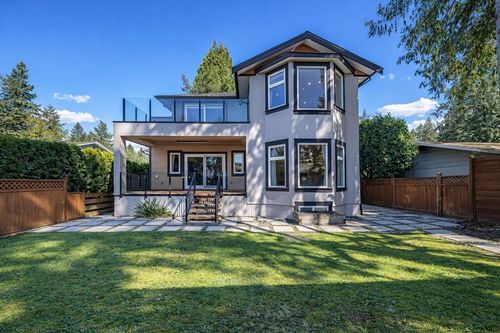 839 W 20th St, North Vancouver, BC, V7P2B5 | Card Image