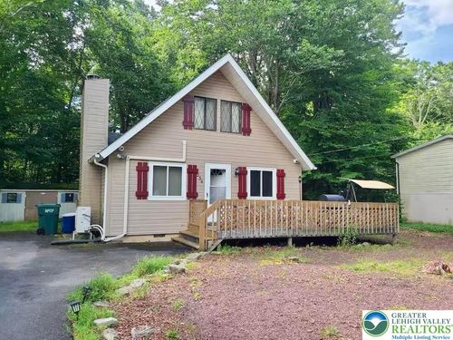 4517 Briarcliff Ter, Tobyhanna, PA, 18466-3068 | Card Image
