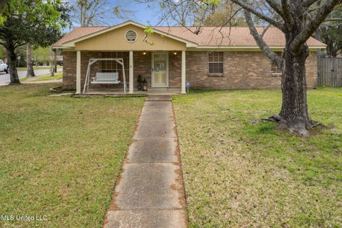 268 Mccool St, Ocean Springs, MS, 39564-4008 | Card Image