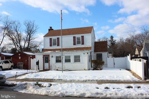 739 Westwood Ln, ALDAN, PA, 19018-4329 | Card Image