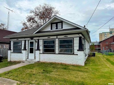 1407 E Oak Street, House other with 2 bedrooms, 1 bathrooms and null parking in West Frankfort IL | Image 2