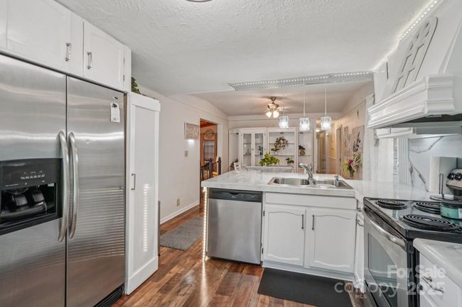 Stainless steel appliances | Image 13