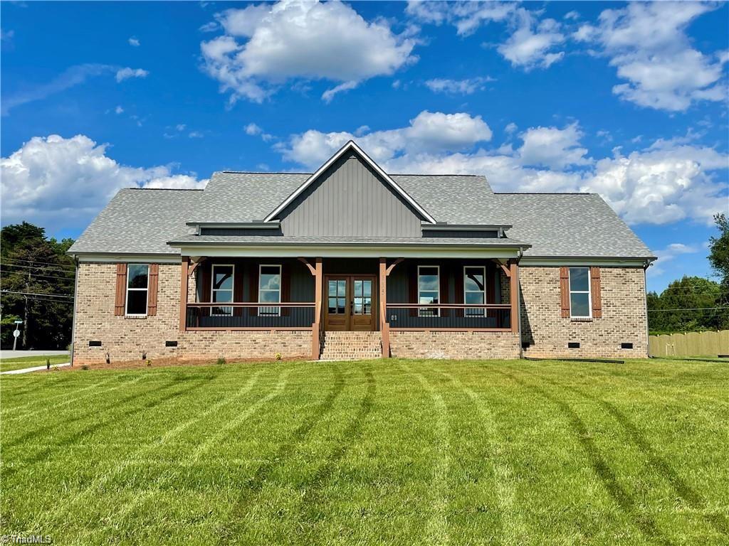 Deerwood Dr, Lexington, NC 27295