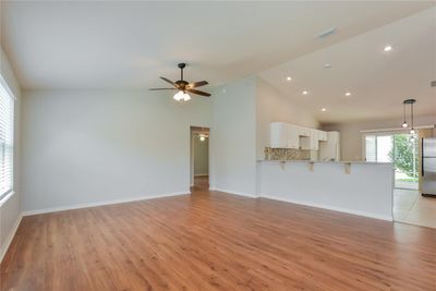 2572 Berrington Loop, House other with 3 bedrooms, 2 bathrooms and null parking in THE VILLAGES FL | Image 3