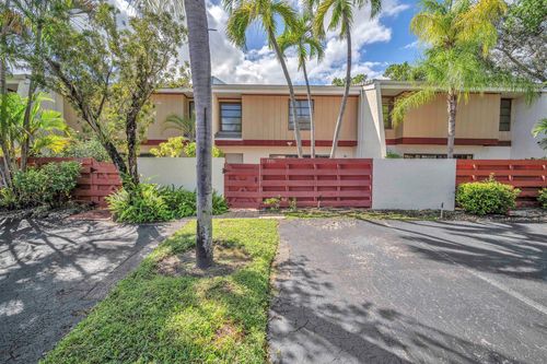 3896 Meadow Ln, Hollywood, FL, 33021-2645 | Card Image