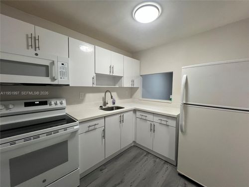 c-11309 Sw 200th St, Miami, FL, 33157-8434 | Card Image