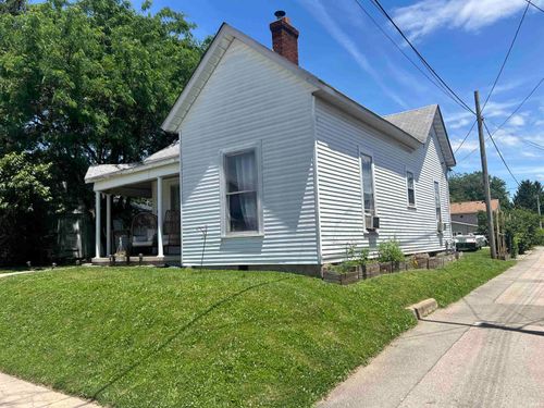133 N Main St, Albany, IN, 47320-1722 | Card Image