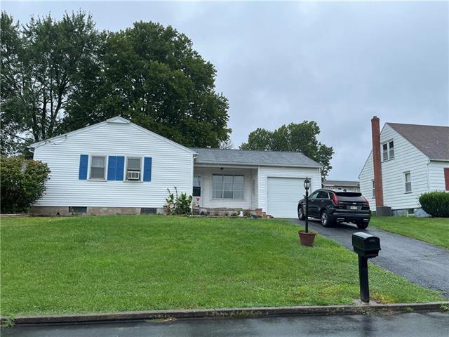 Saint Elmo St, Nazareth, PA 18064