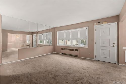 2341 Dobson Ave, Merrick, NY, 11566-4135 | Card Image