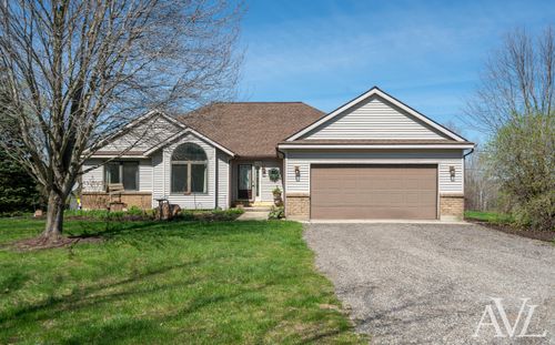 11855 Woodland Park Dr Ne, Belding, MI, 48809-9364 | Card Image