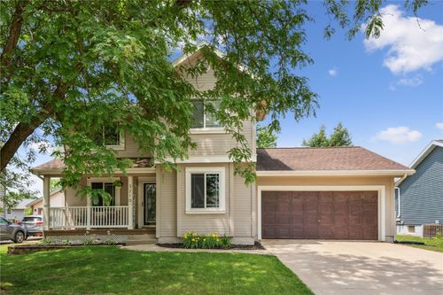 3210 5th St, Marion, IA, 52302-6362 | Card Image