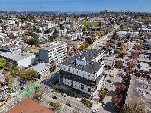 211-1033 Cook St, Victoria, BC, V8V0E1 | Card Image