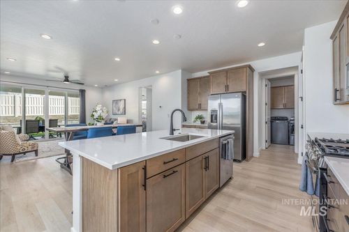 1218 Stirling Meadows Ct, Middleton, ID, 83644-1182 | Card Image