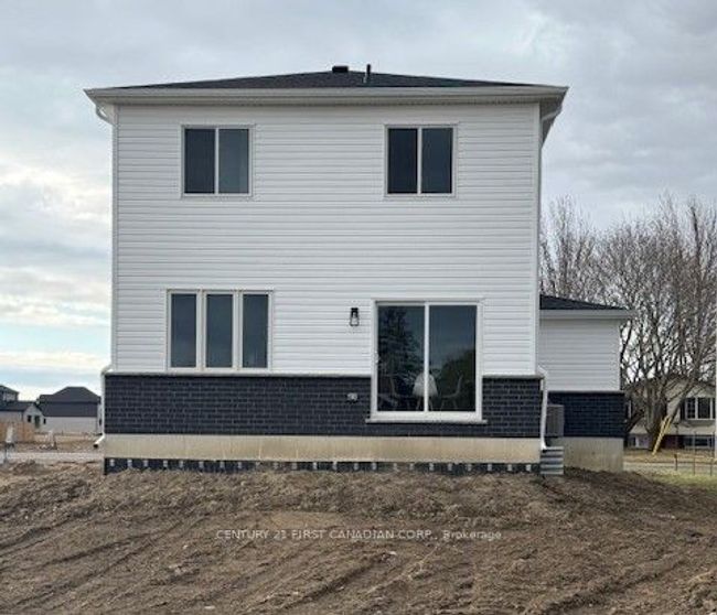 483 Huron St, House other with 3 bedrooms, 3 bathrooms and 2 parking in Wyoming ON | Image 33