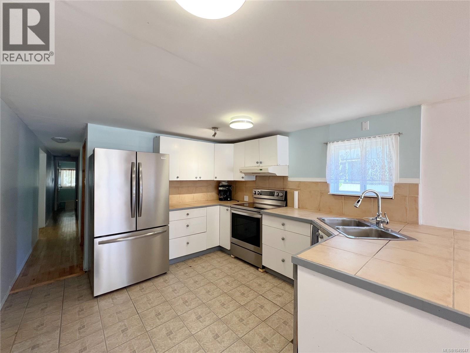Residential in Gold River 3