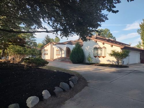 3541 Ridgeview Court, Bloomfield Charter Township, MI, 48302 | Card Image