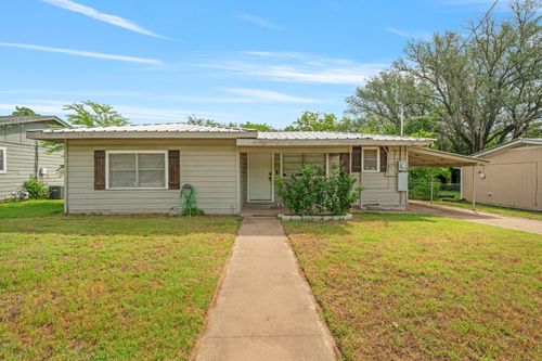 685 S First Ave, Stephenville, TX, 76401-5810 | Card Image