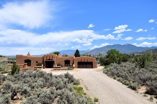 1565 Weimer Rd, Taos, NM, 87571-6384 | Card Image
