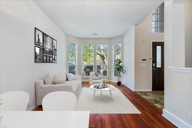 Virtual staging - Dining and sitting area | Image 8