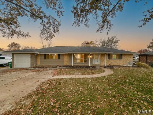 5457 Mild Dr, Saint Louis, MO, 63129-3537 | Card Image