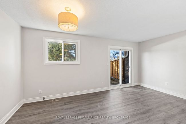 823 Datzell Lane, Condo with 3 bedrooms, 2 bathrooms and 1 parking in Kingston ON | Image 8