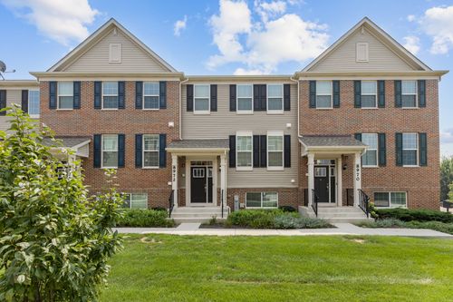 0-8972 Dolby St, Huntley, IL, 60142-6040 | Card Image