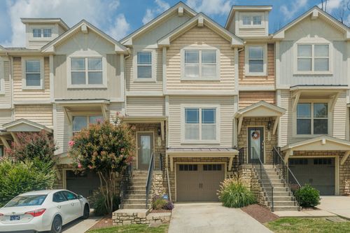 131 Stonecrest Dr, Nashville, TN, 37209-5235 | Card Image