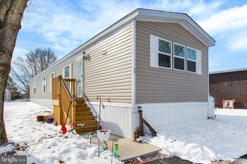 39 Chesapeake Est, THOMASVILLE, PA, 17364-9608 | Card Image