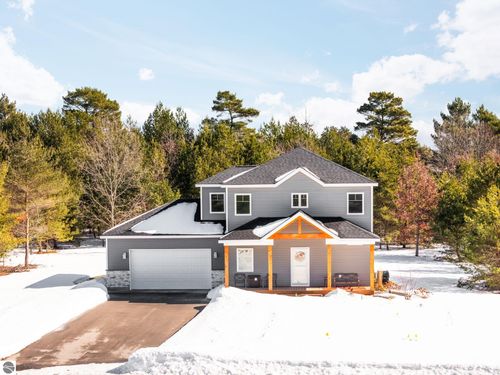 6406 Jeffrey Pl, Grawn, MI, 49637-8507 | Card Image