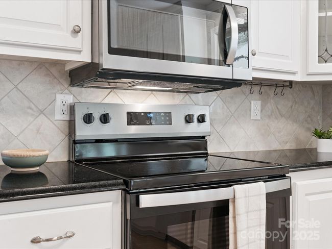 10728 Forest Dr, House other with 3 bedrooms, 2 bathrooms and null parking in Matthews NC | Image 18