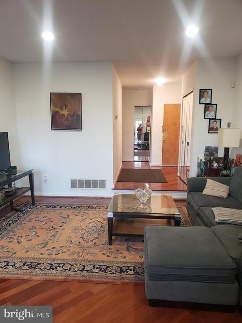 apt-f7-301 Byberry Rd, PHILADELPHIA, PA, 19116-1957 | Card Image